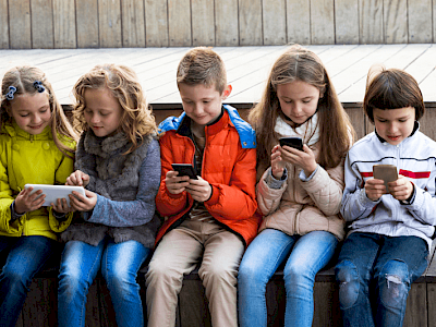 Mijn kind heeft een mobiele telefoon, moet ik hiervoor een verzekering afsluiten?